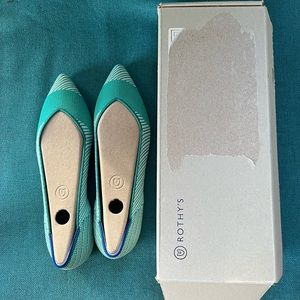 NWT point toe Rothy’s womens 7.5- Calypso